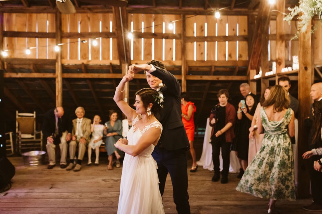 Southern barn wedding reception dances 