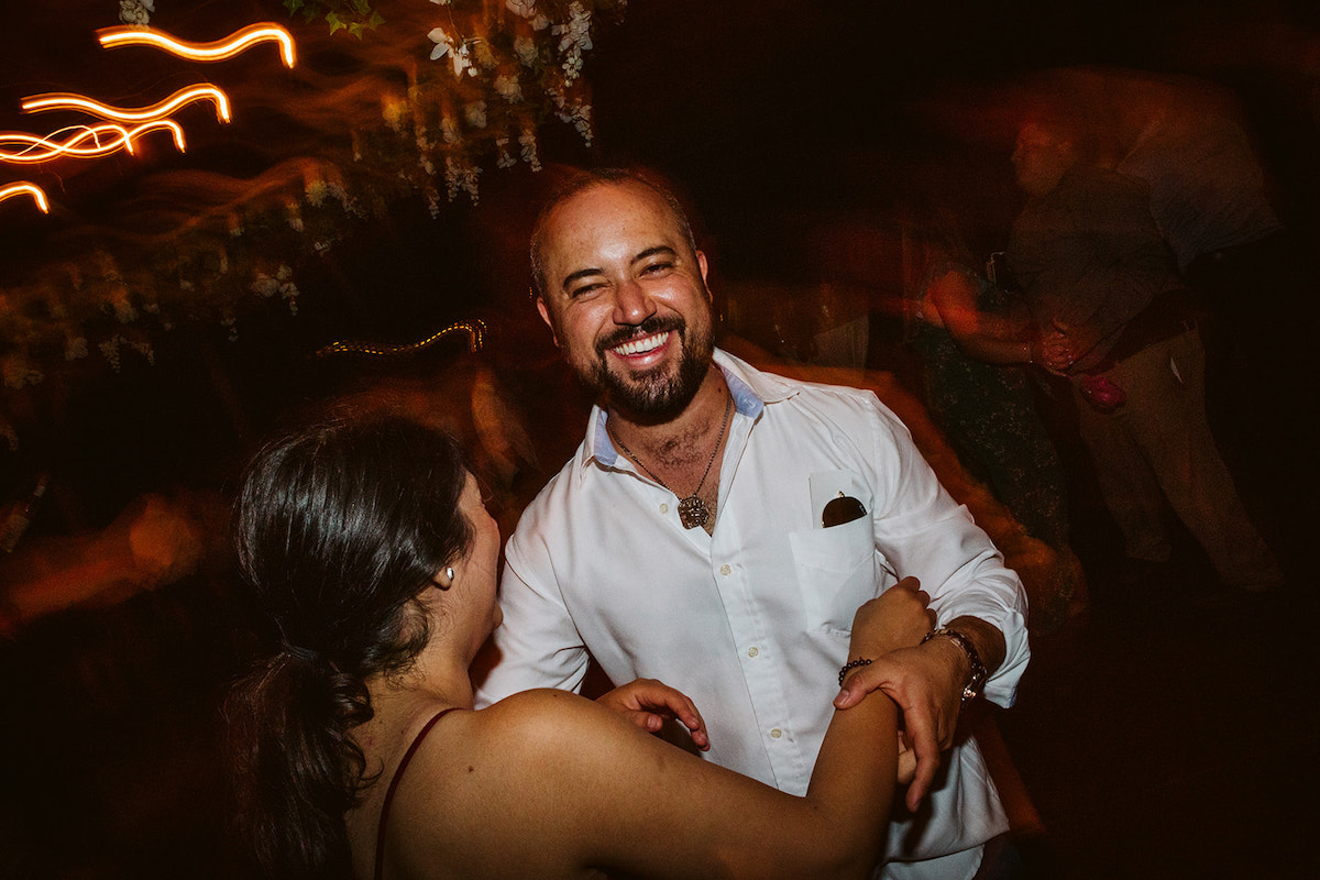 wedding guests dancing