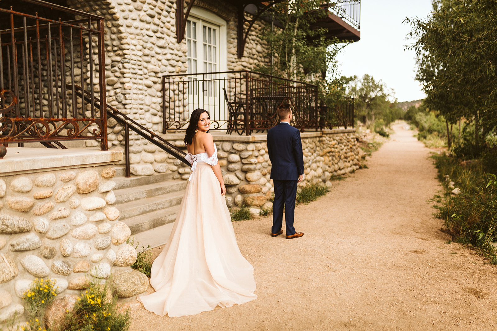 How to Do a First Look With Your Bridal Party