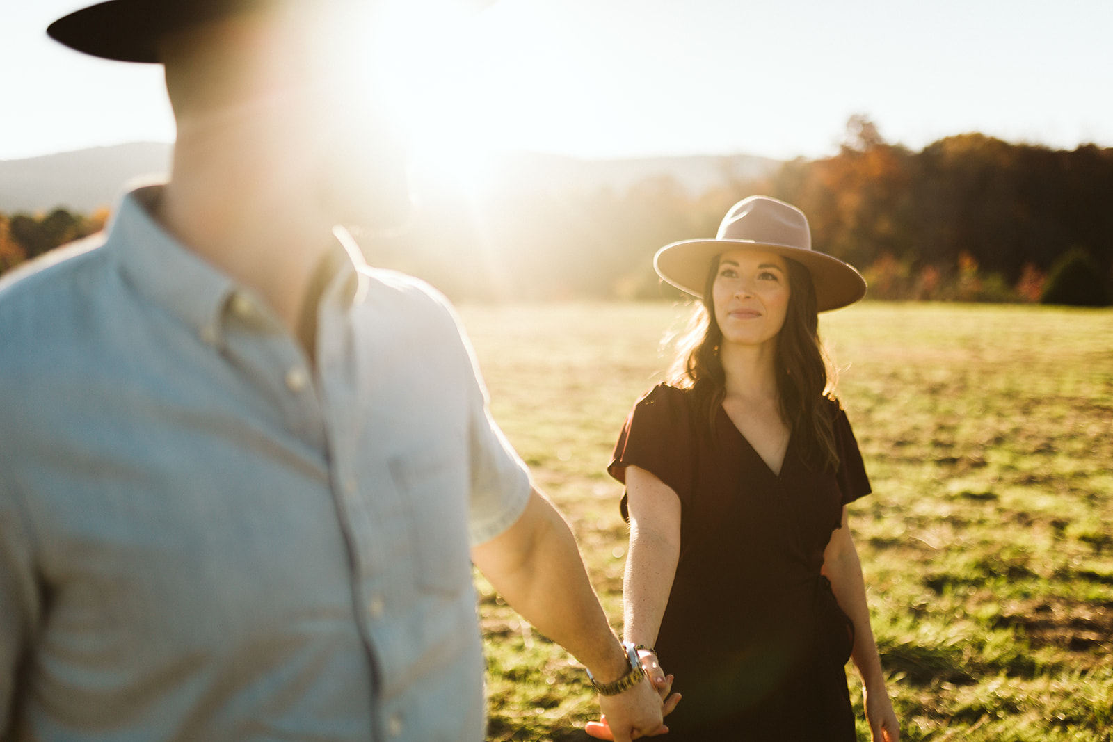 28 Beautiful Engagement Photo Ideas