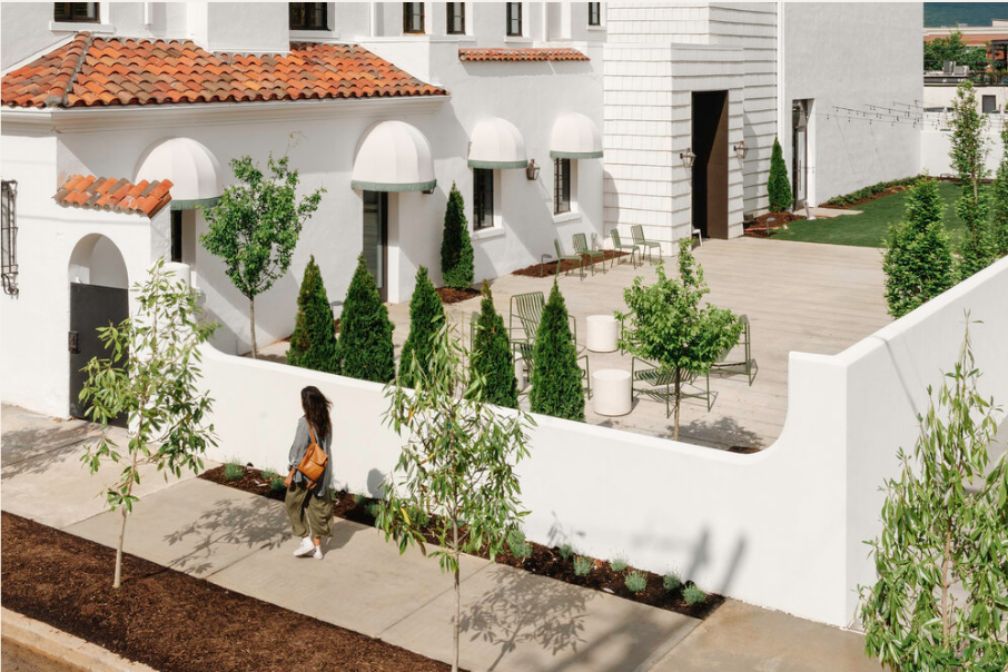 The garden and patio outside The Common House, Chattanooga's newest modern wedding venue.