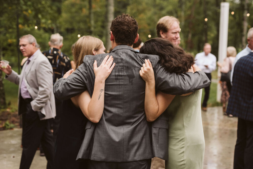 Cocktail hour with a live band at the Hidden Springs Venue. Photo by OkCrowe Photography.