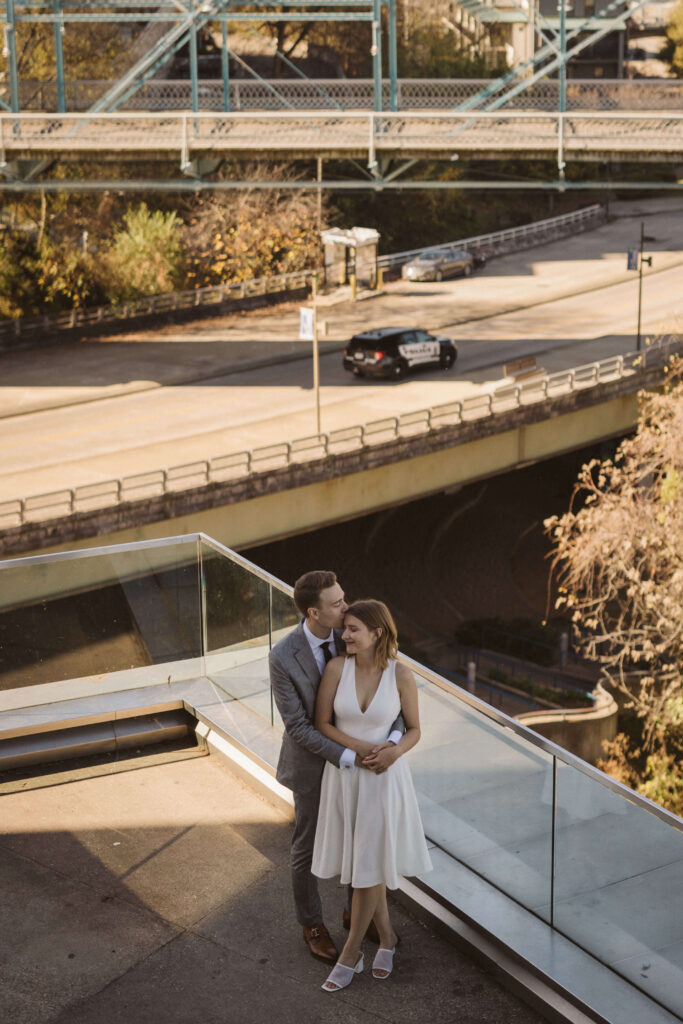 Elopement newlywed photos on the Hunter Museum's 24 Hour Terrace. Photo by OkCrowe Photography.