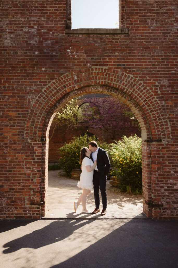 Engagement session in Brooklyn Bridge Park in DUMBO Brooklyn, NYC. Photo by OkCrowe Photography. 