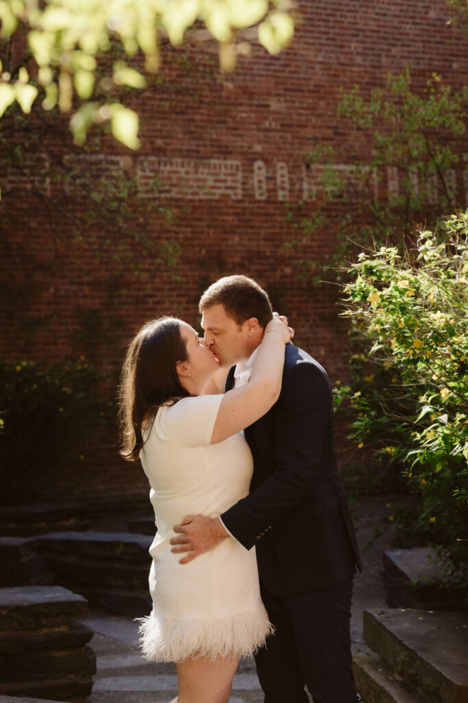 Engagement session in Brooklyn Bridge Park in DUMBO Brooklyn, NYC. Photo by OkCrowe Photography. 