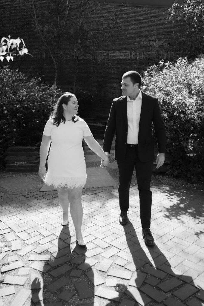 Engagement session in Brooklyn Bridge Park in DUMBO Brooklyn, NYC. Photo by OkCrowe Photography. 