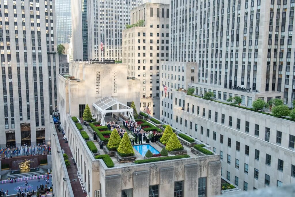 Wedding at 610 and 620 Loft & Garden in Rockefeller Center, New York City. Photo by OkCrowe Photography.