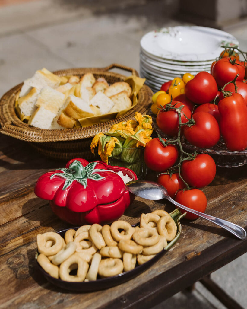Italian style lunch at the Castello Visconteo courtyard prepared by the Castelloa Visconteo team. Photo by OkCrowe Photography. 