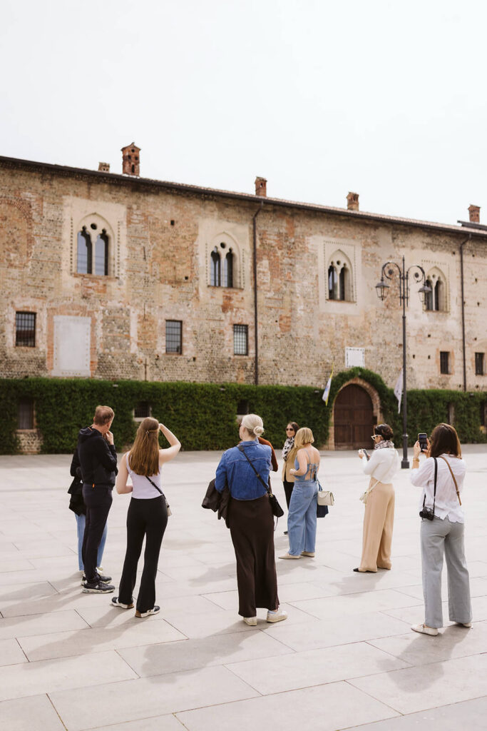Walking tour of the Cassano d’Adda neighborhood. Photo by OkCrowe Photography. 