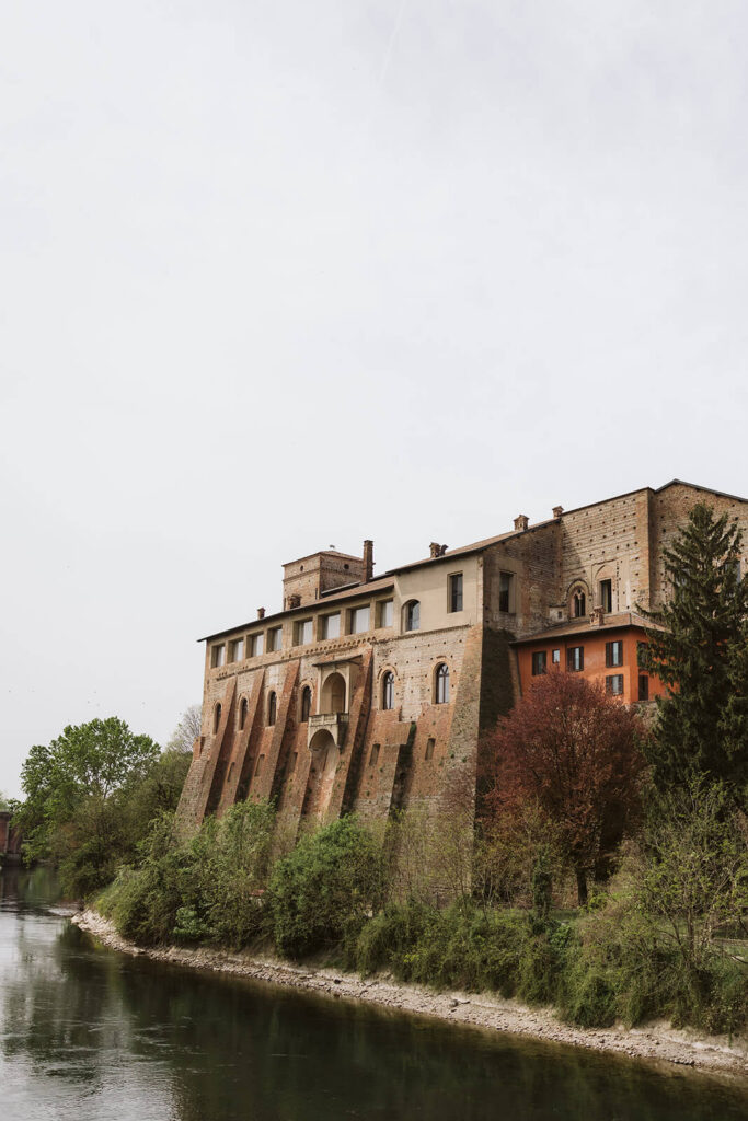 Walking tour of the Cassano d’Adda neighborhood. Photo by OkCrowe Photography. 