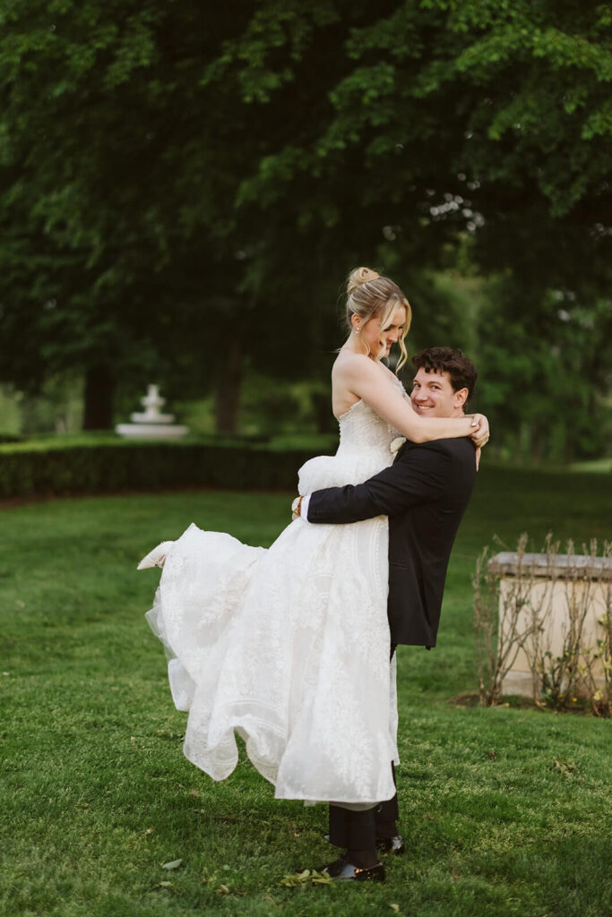 Newlywed portraits at the Mansion at Oyster Bay. Photo by OkCrowe Photography.